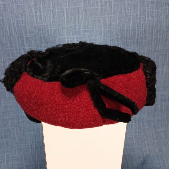 1950s Burgundy Wool Sheared Beaver Fur and Persian Lamb Trimmed Hat main image 5
